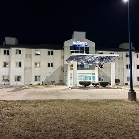 Baymont By Wyndham Kingdom City Exterior photo